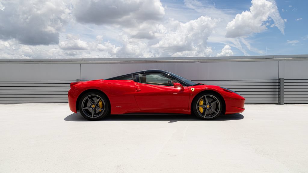 Used 2015 Ferrari 458 Spider RWD image 3