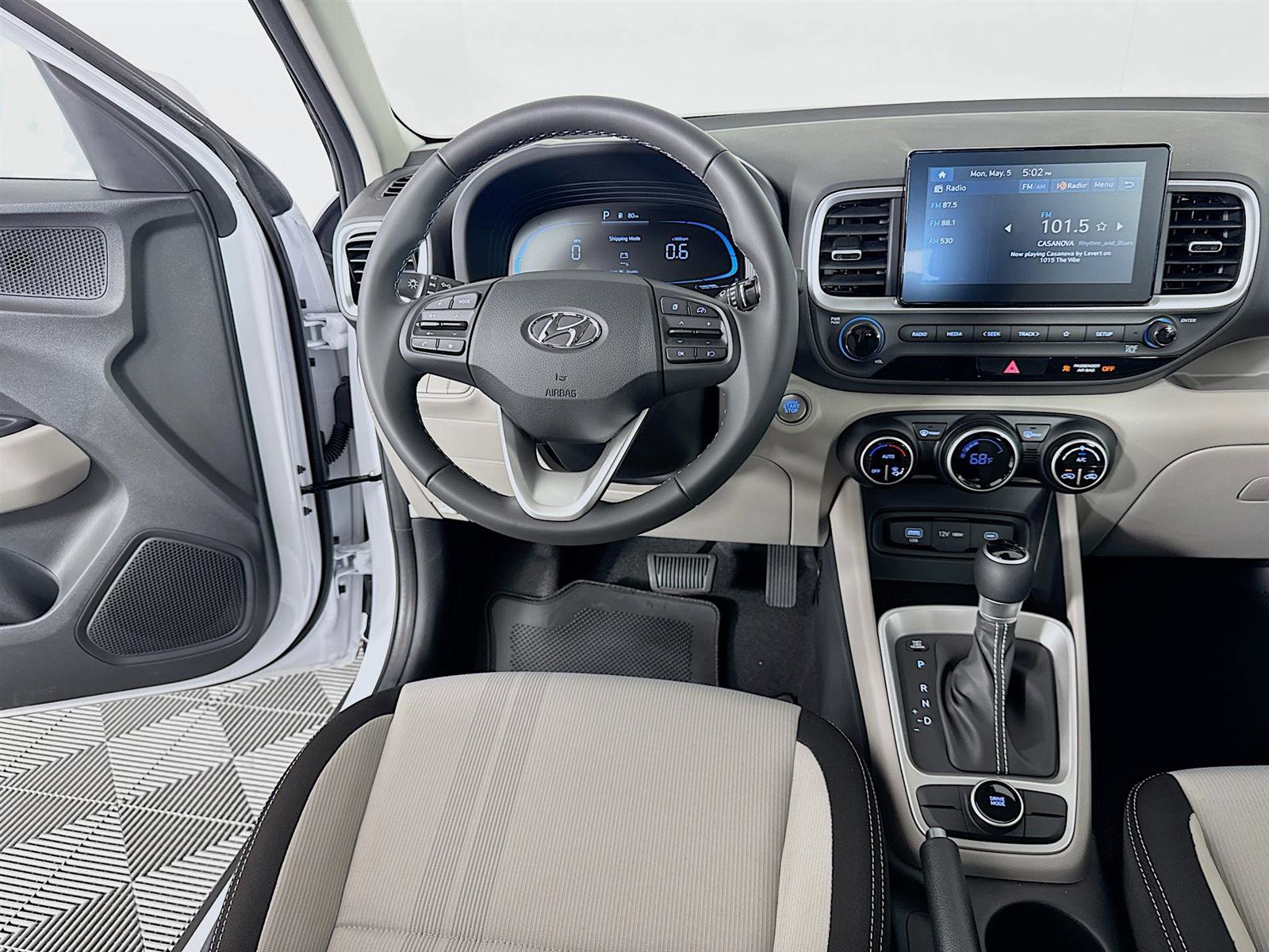 New 2025 Hyundai Venue SEL image 22