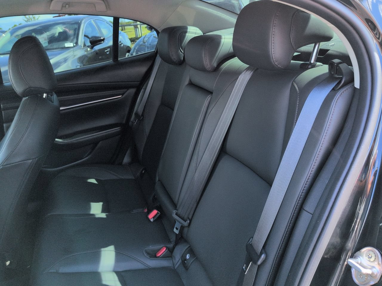 Used 2023 MAZDA MAZDA3 s FWD image 13