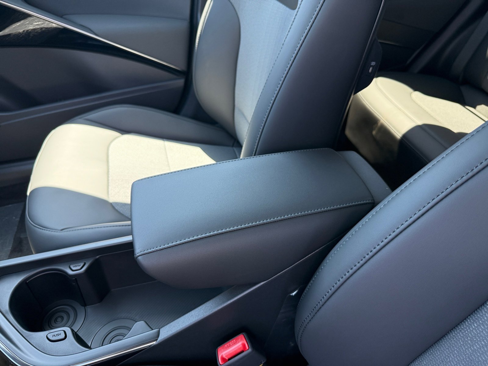 New 2026 Kia Niro EX FWD image 14