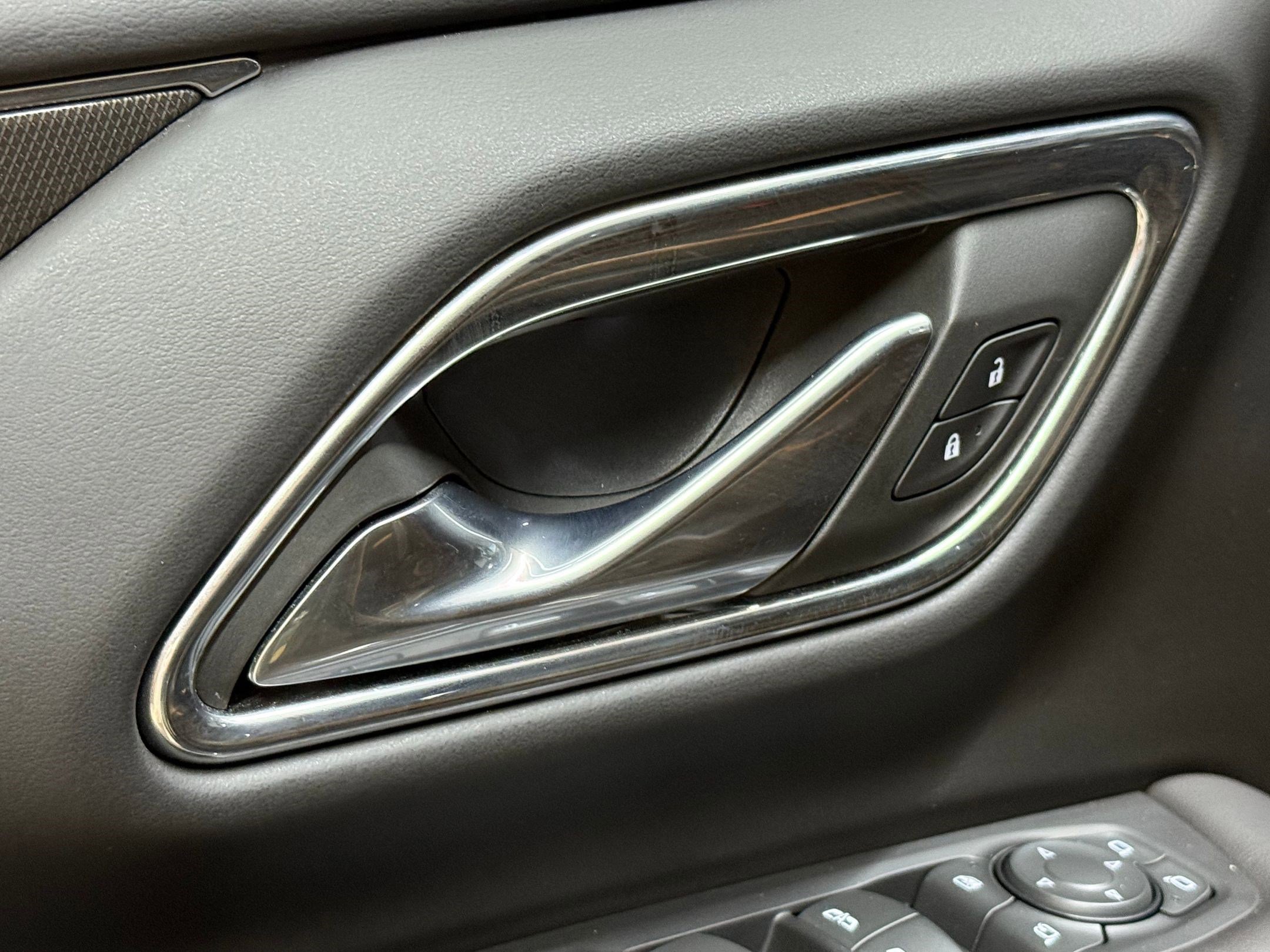 Used 2023 GMC Yukon AT4 w/ AT4 Premium Package image 24