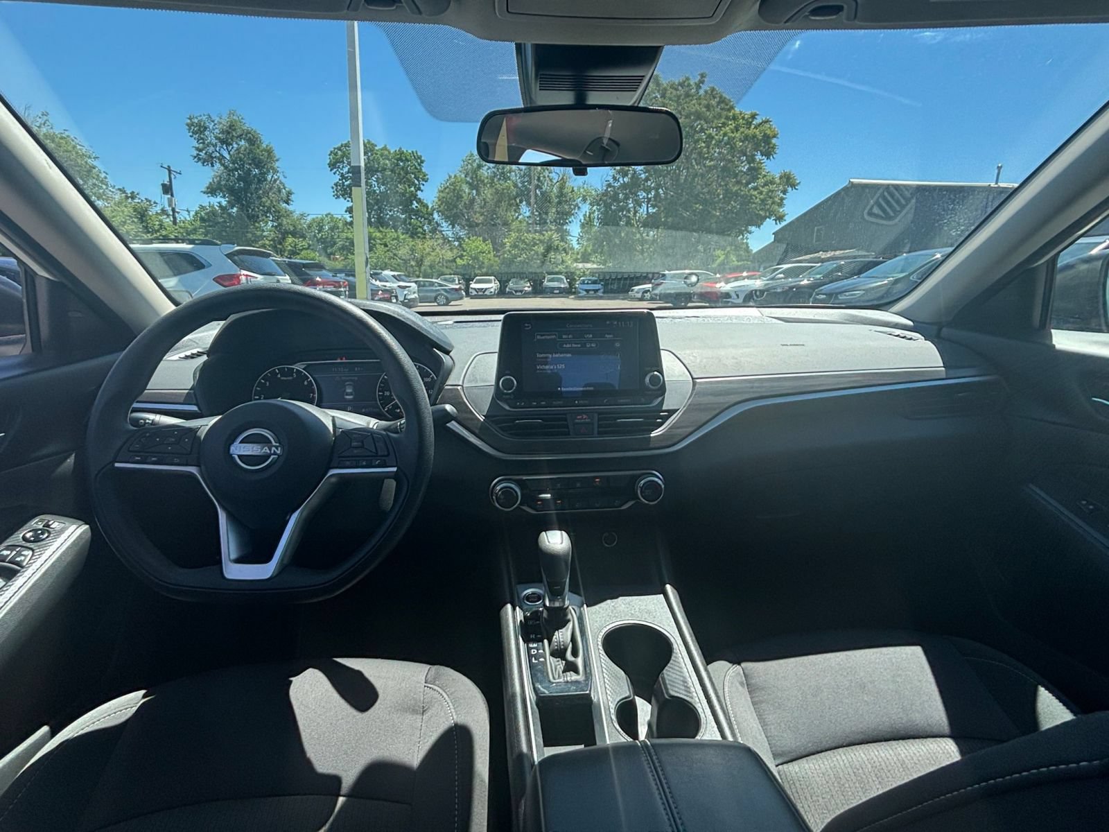 Used 2025 Nissan Altima 2.5 SV FWD image 31
