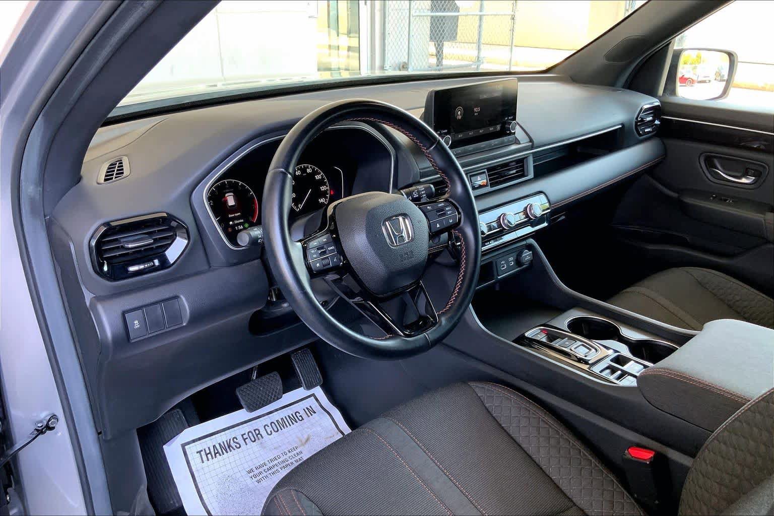 Used 2025 Honda Pilot Sport image 18