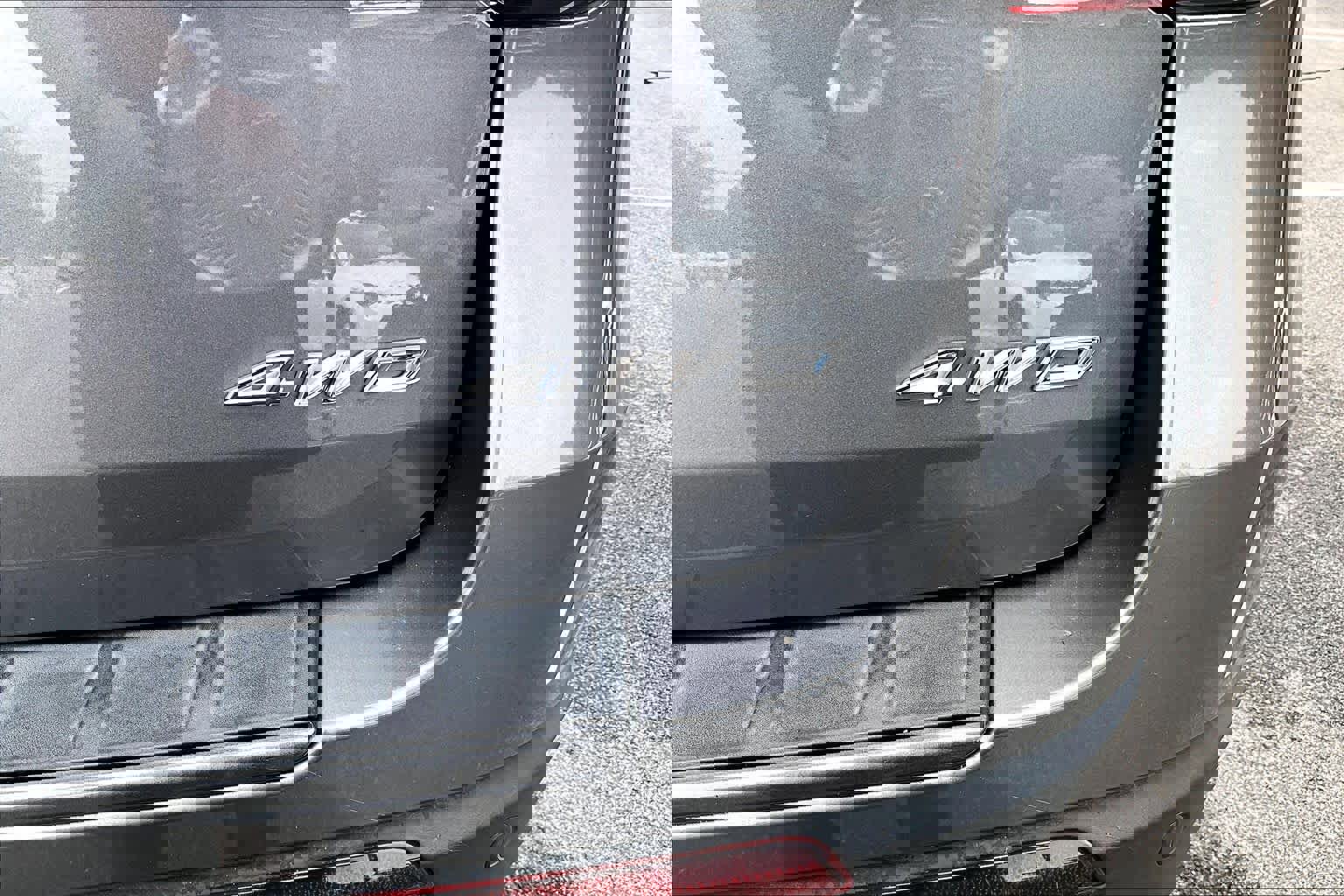 Used 2022 Ford Explorer XLT w/ Equipment Group 202A AWD/4WD image 10