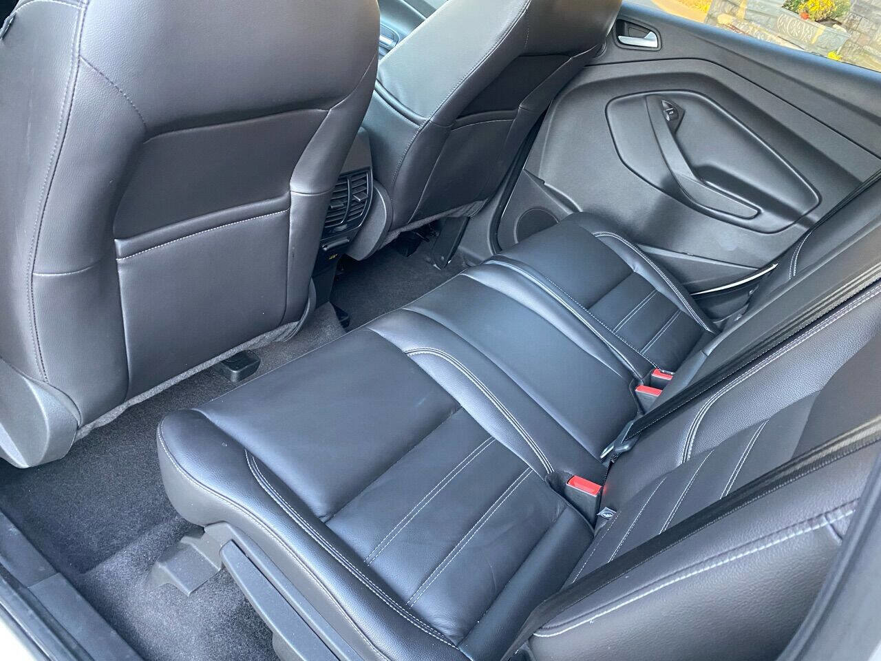 Used 2017 Ford Escape Titanium w/ Canadian Touring Package image 7