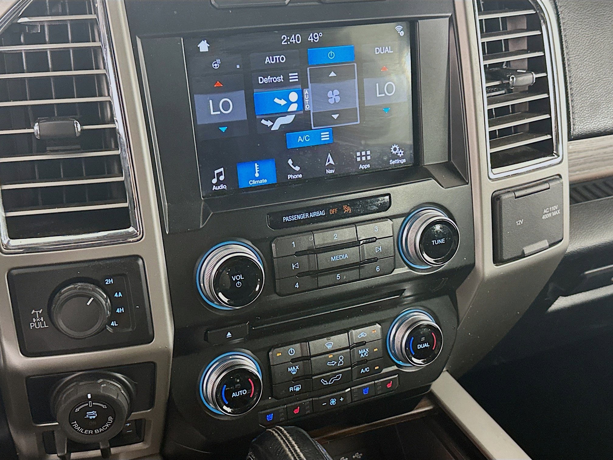 Used 2016 Ford F150 Lariat w/ Equipment Group 502A Luxury AWD/4WD image 24