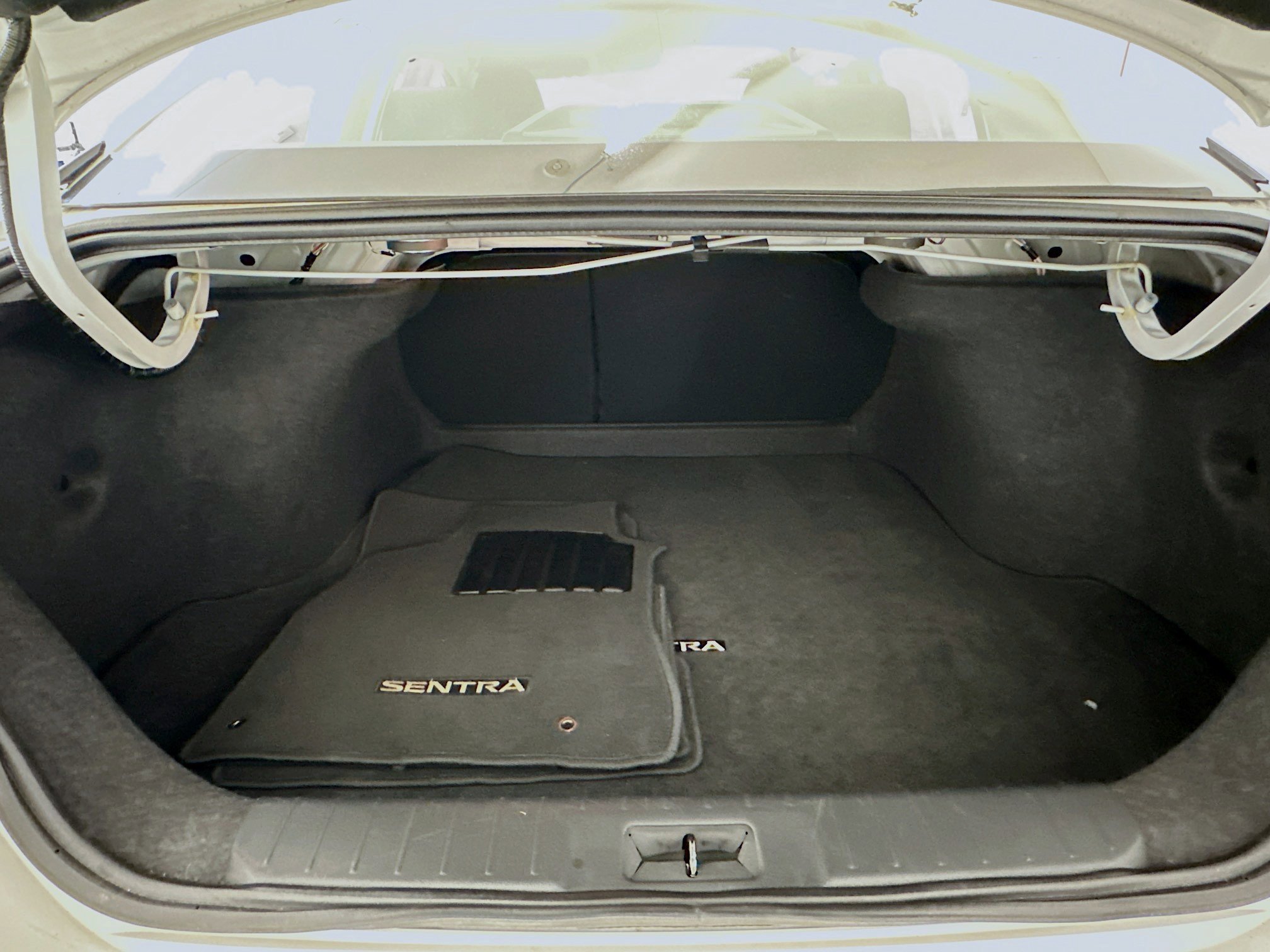 Used 2024 Nissan Sentra SR FWD image 29