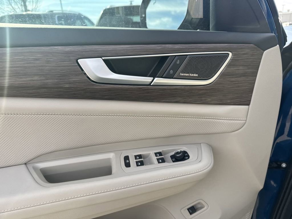 New 2025 Volkswagen Atlas SEL Premium R-Line image 22