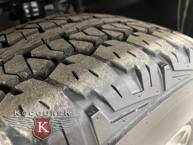 Used 2022 Jeep Cherokee Trailhawk image 8