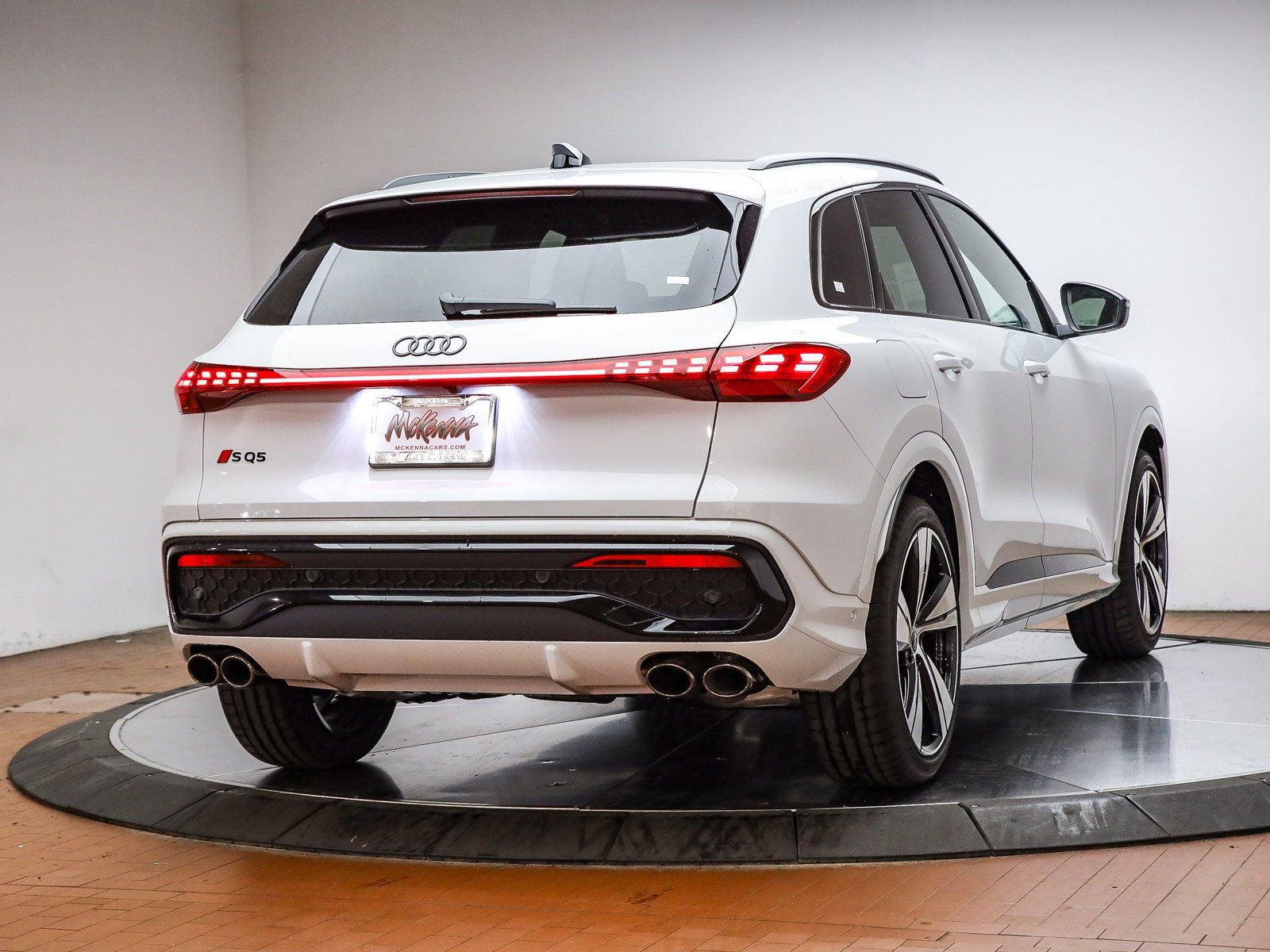 New 2025 Audi SQ5 Premium Plus AWD/4WD image 8