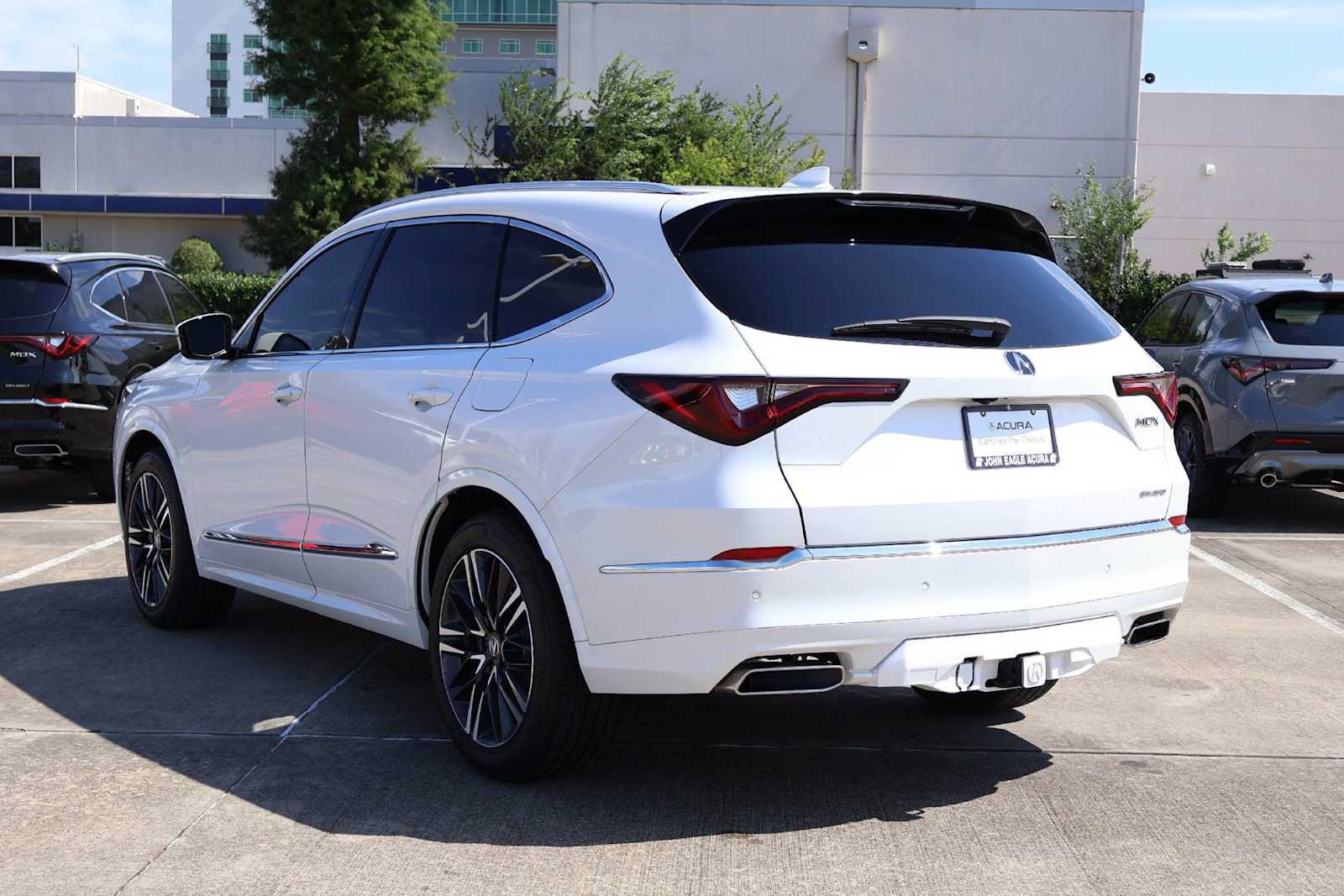 Certified 2026 Acura MDX w/ Advance Package AWD/4WD image 4