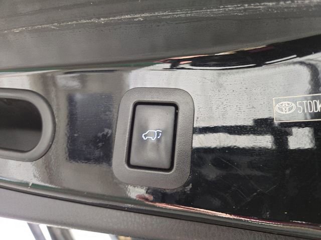Used 2014 Toyota Highlander Limited Platinum AWD/4WD image 35