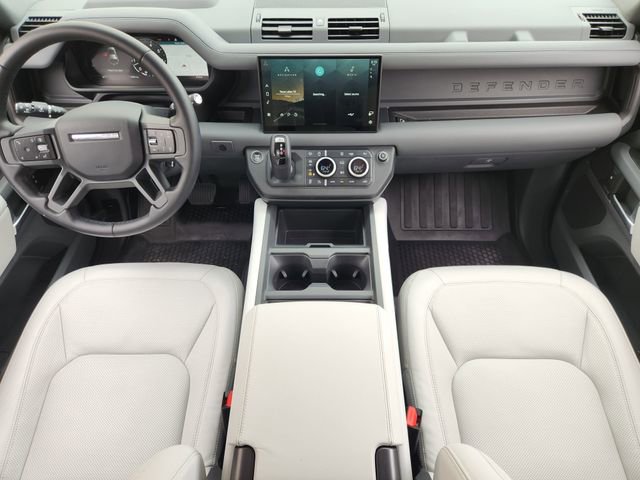 Used 2025 Land Rover Defender 110 X-Dynamic SE image 24