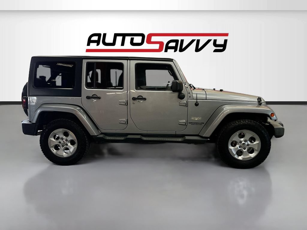 Used 2014 Jeep Wrangler Unlimited Sahara w/ Connectivity Group AWD/4WD image 8