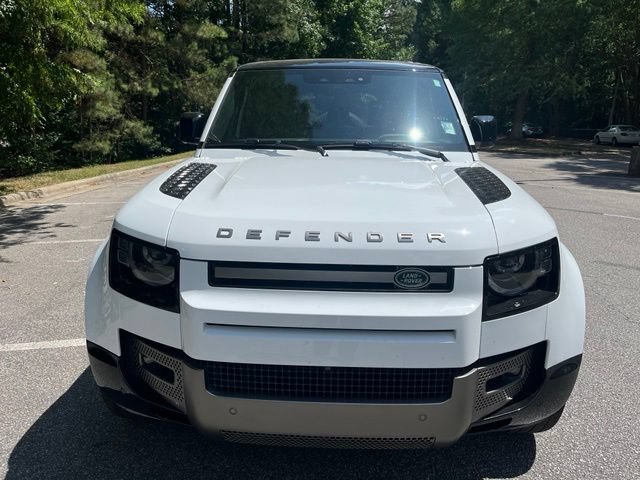 Certified 2025 Land Rover Defender 110 X-Dynamic SE AWD/4WD image 3