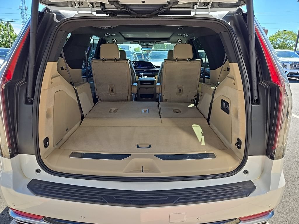 Used 2024 Cadillac Escalade Premium Luxury AWD/4WD image 63