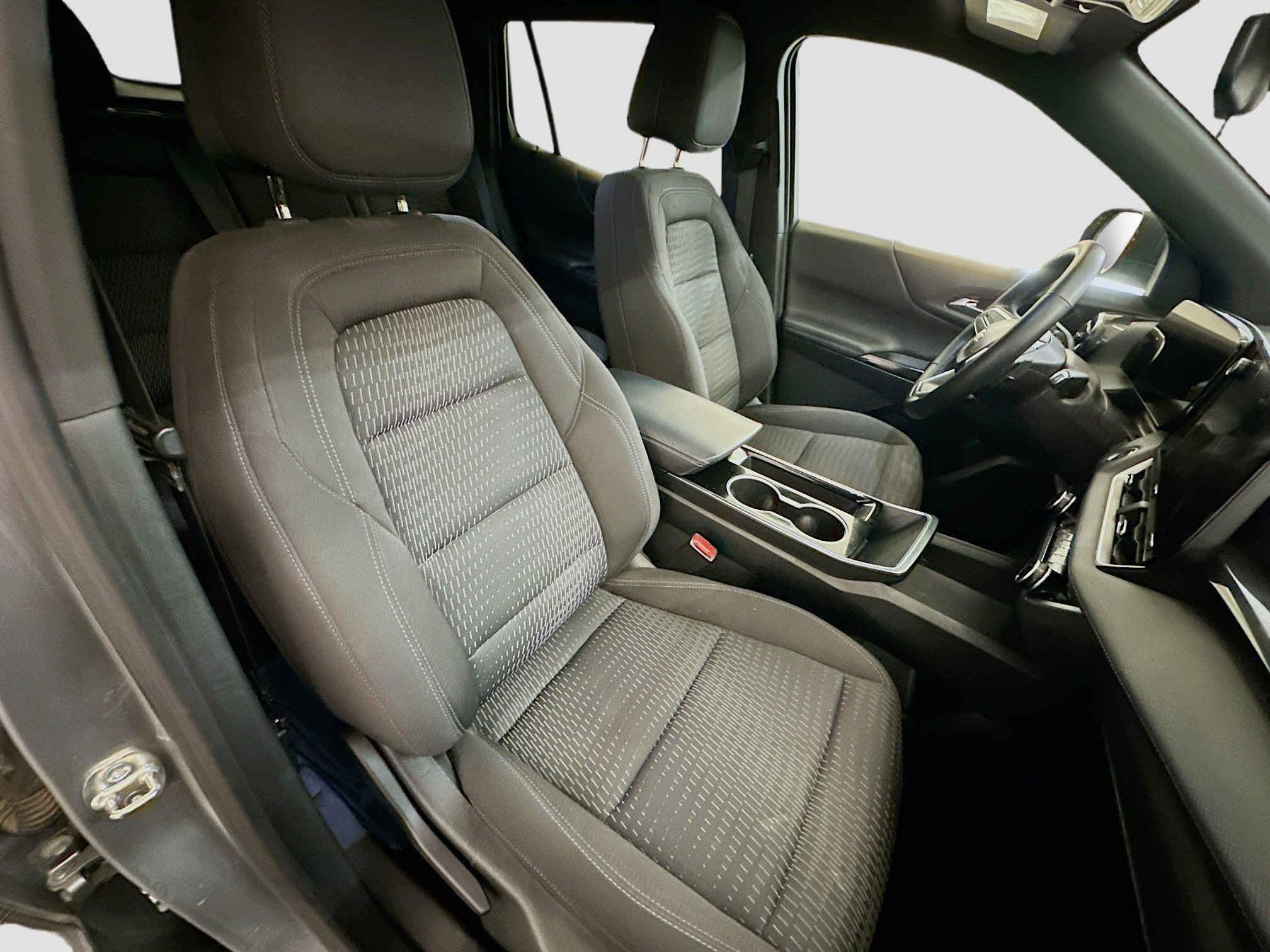 Used 2025 Chevrolet Equinox LT image 32