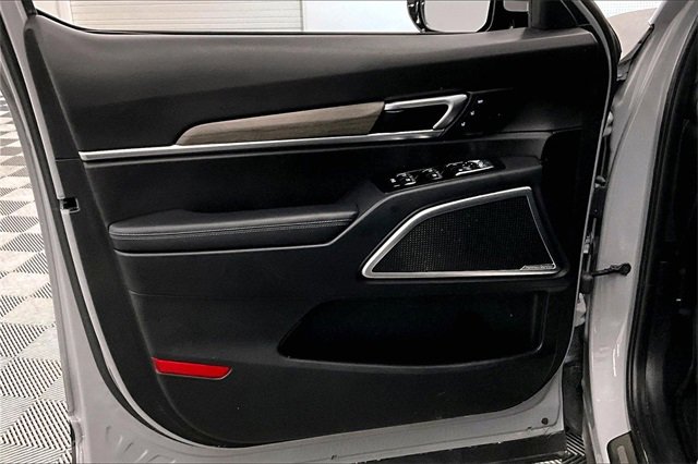 Used 2022 Kia Telluride SX w/ SX Prestige Package image 17