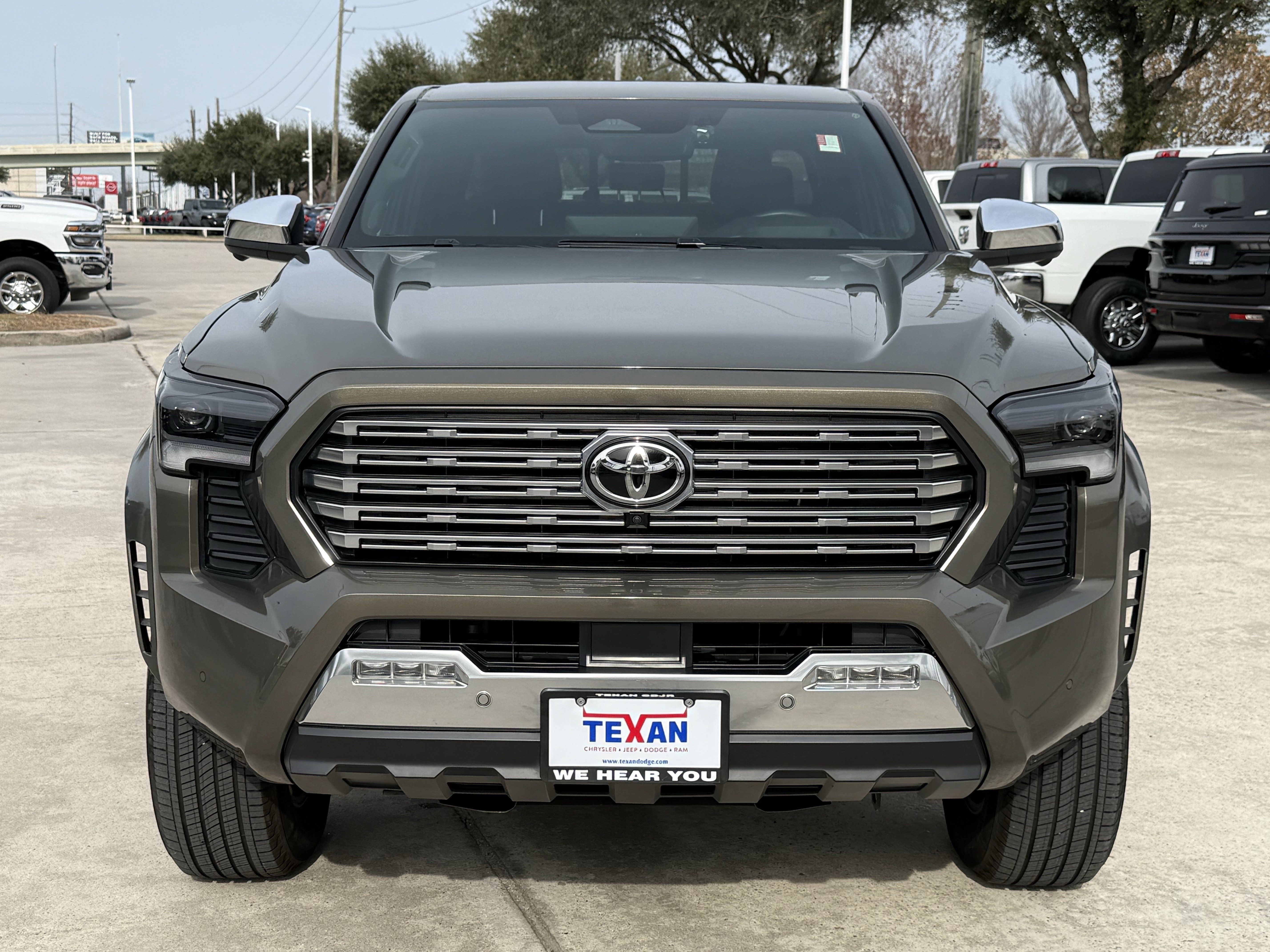 Used 2025 Toyota Tacoma 4x4 Double Cab image 10