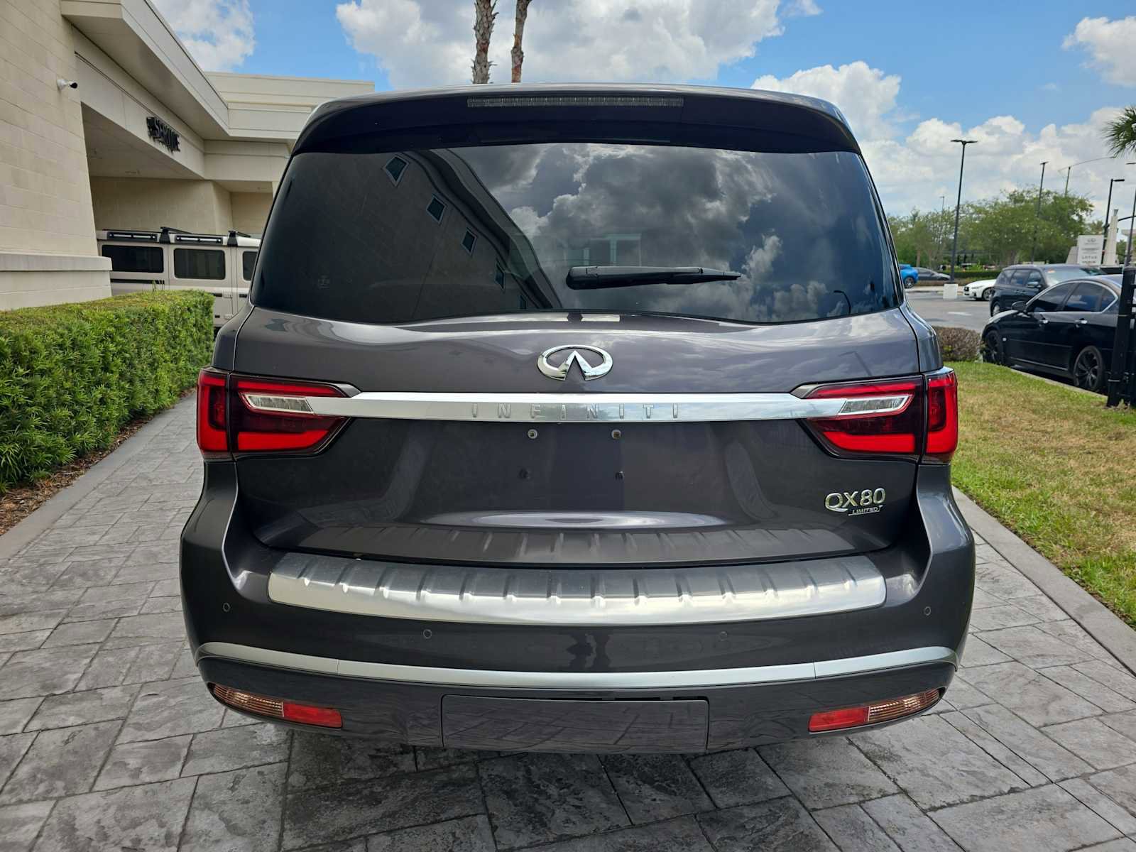 Used 2019 INFINITI QX80 Limited w/ All-Season Package AWD/4WD image 6
