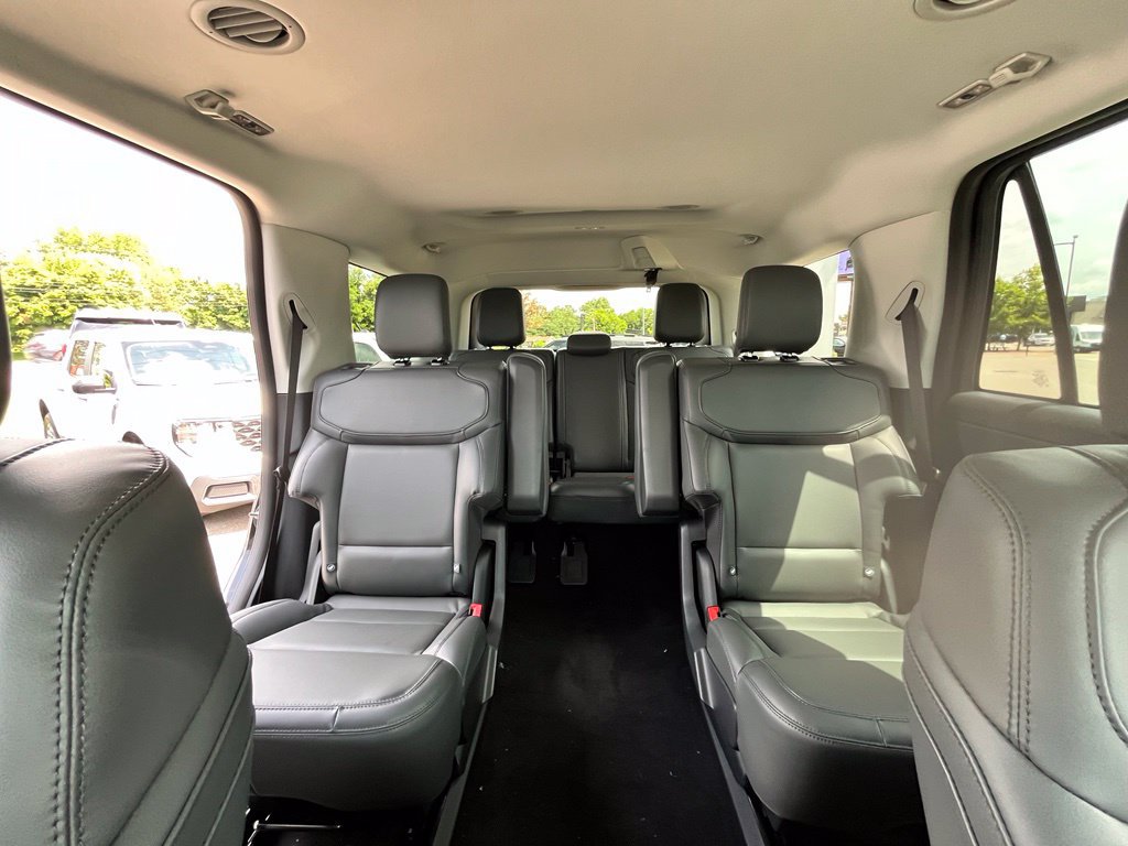 New 2026 Ford Expedition Active RWD image 10