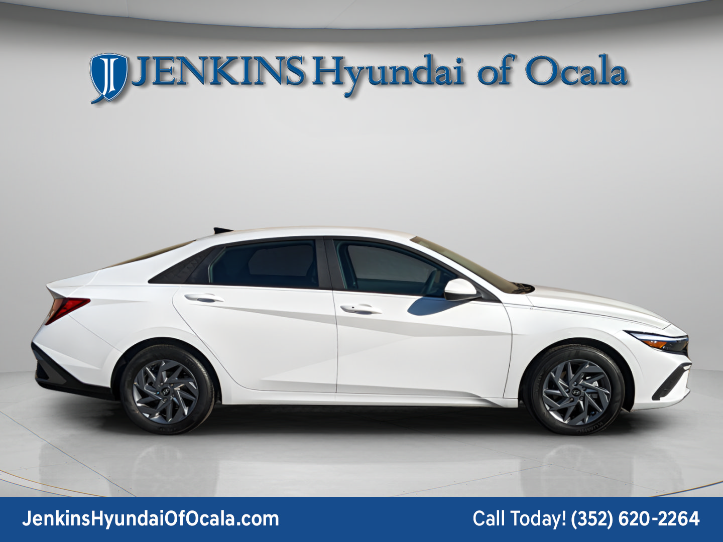 Certified 2025 Hyundai Elantra Sport w/ Cargo Package FWD image 2