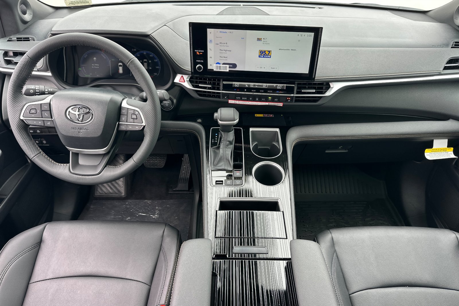 New 2026 Toyota Sienna XLE Woodland Edition AWD/4WD image 15