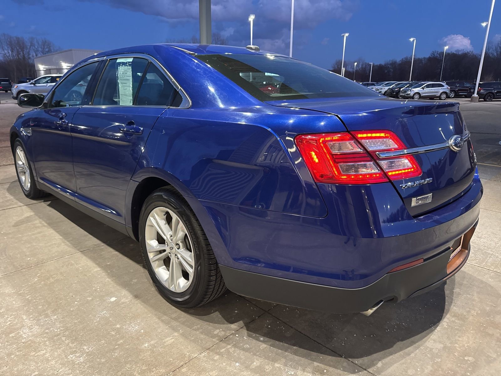 Used 2014 Ford Taurus SEL image 5
