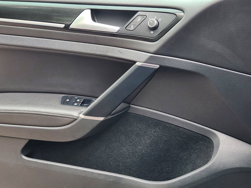 Used 2016 Volkswagen Golf R 4-Door AWD/4WD image 14