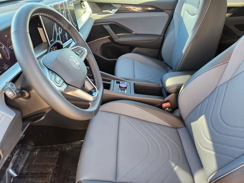 New 2026 Volkswagen Tiguan SE image 3