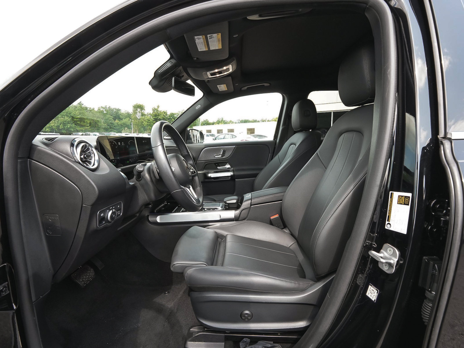 Used 2023 Mercedes-Benz EQB 300 4MATIC w/ Pinnacle Package image 38