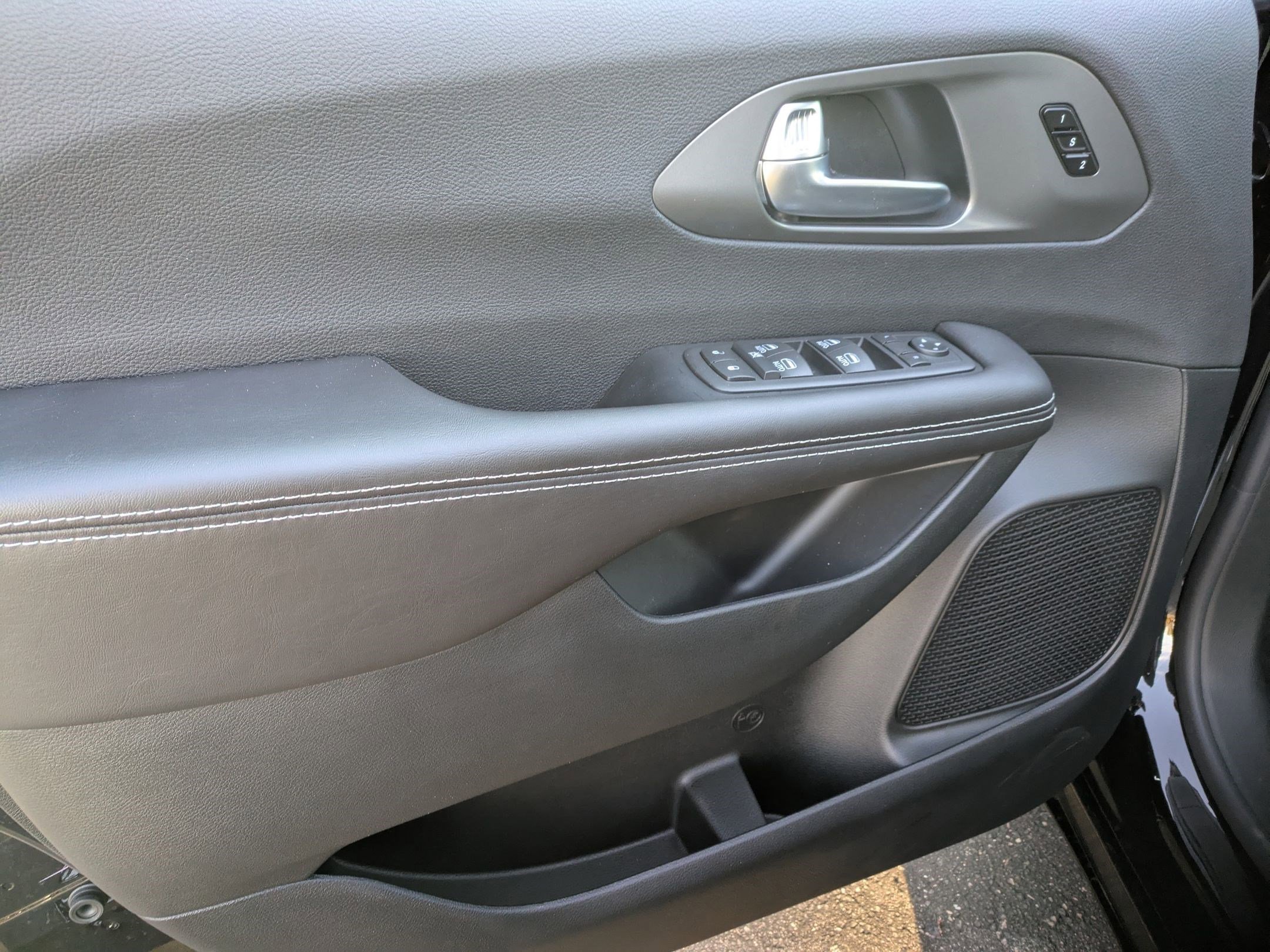 New 2026 Chrysler Pacifica Select image 15