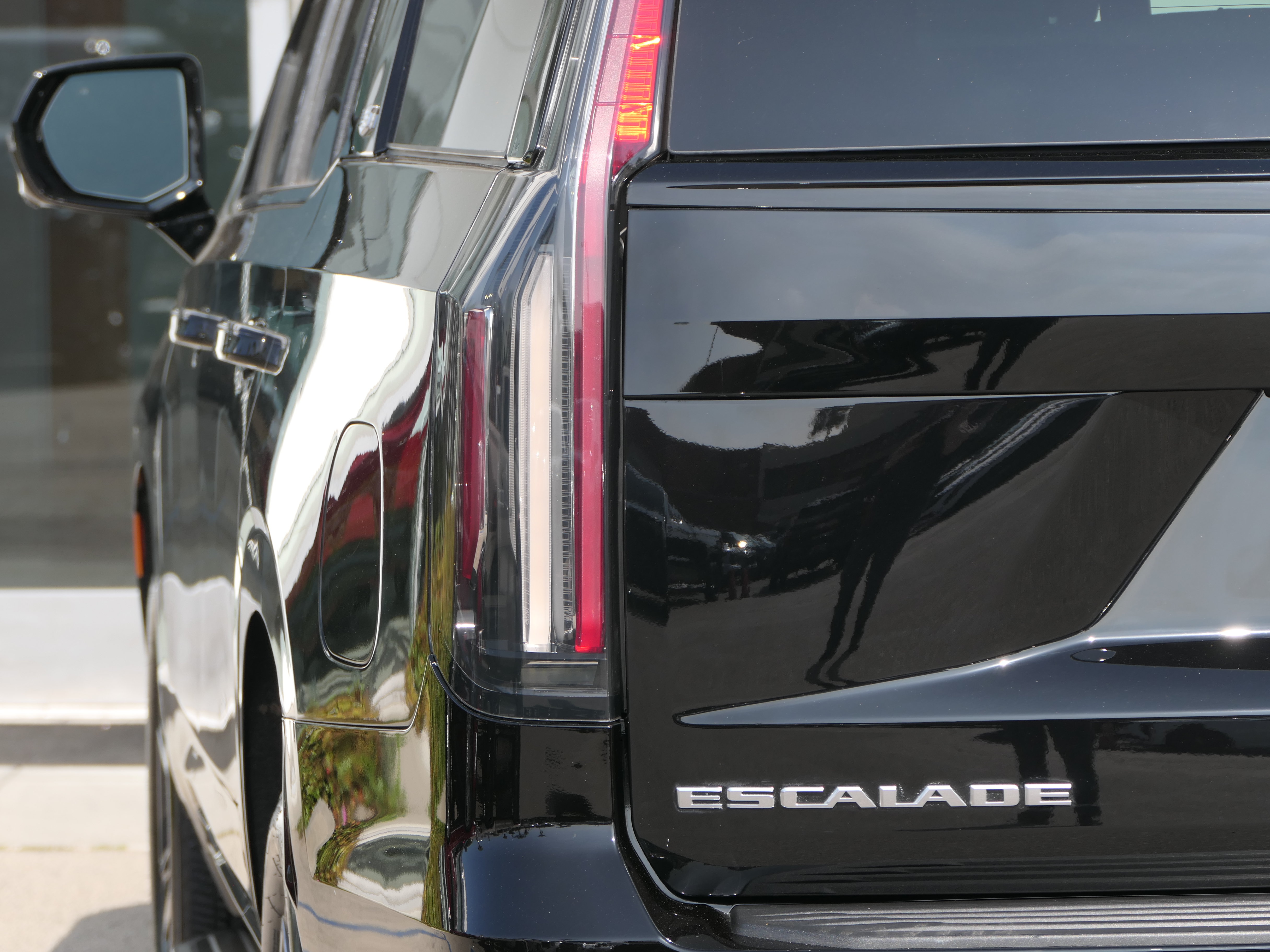 Certified 2023 Cadillac Escalade Sport AWD/4WD image 5