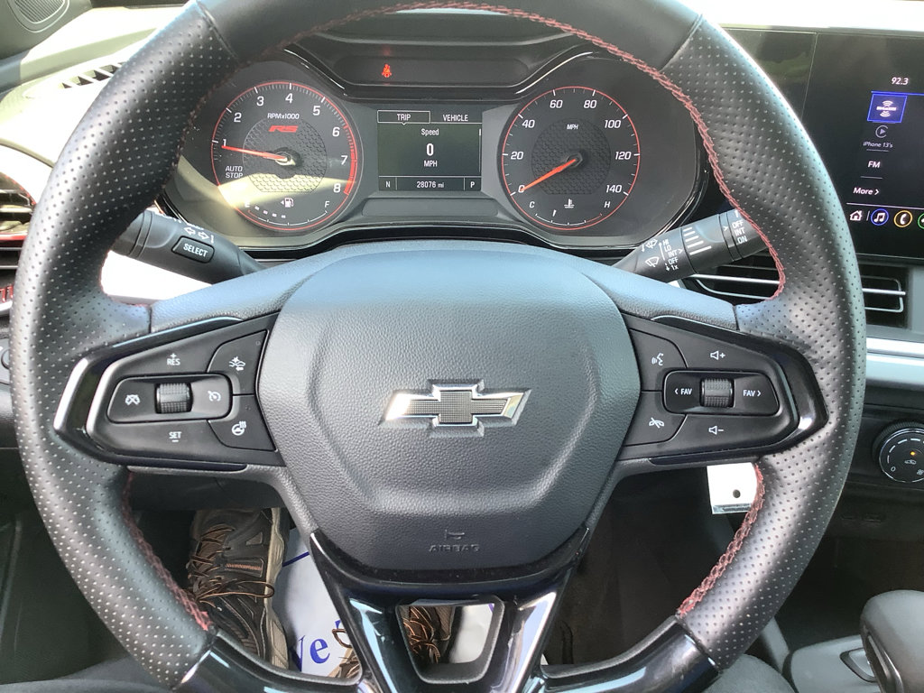 Used 2024 Chevrolet Trax RS w/ Sunroof Package image 14