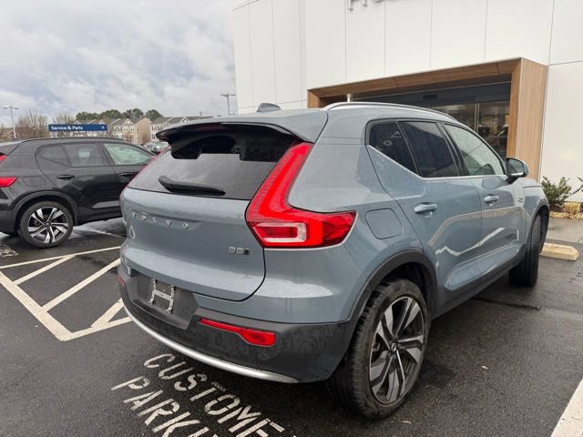 Used 2023 Volvo XC40 B5 Ultimate w/ Protection Package Premier image 4