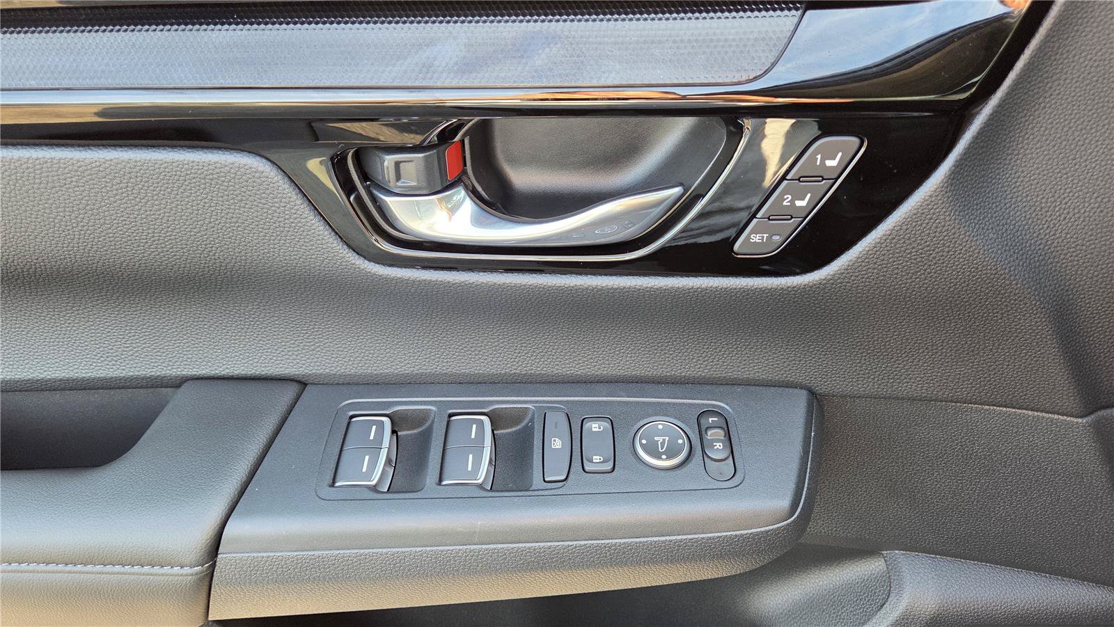 Used 2025 Honda CR-V EX-L image 14