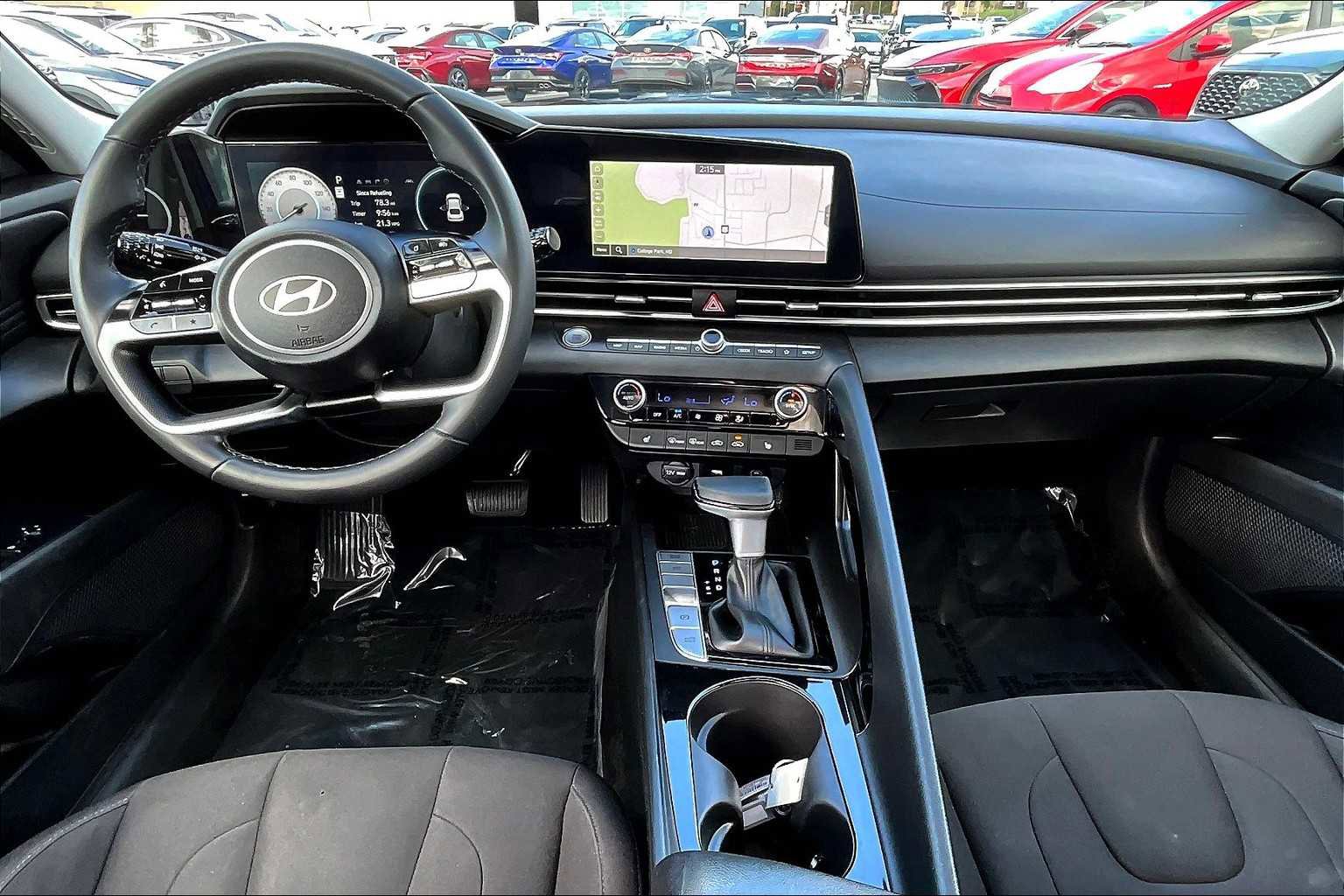 Used 2024 Hyundai Elantra SEL w/ Convenience Package image 15