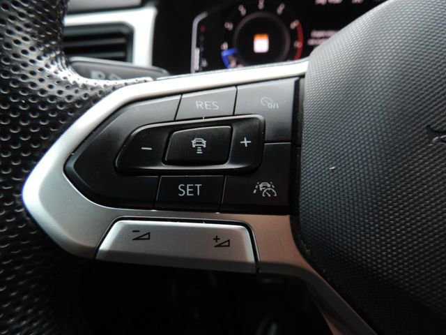 Used 2022 Volkswagen Atlas Cross Sport SEL Premium R-Line AWD/4WD image 33