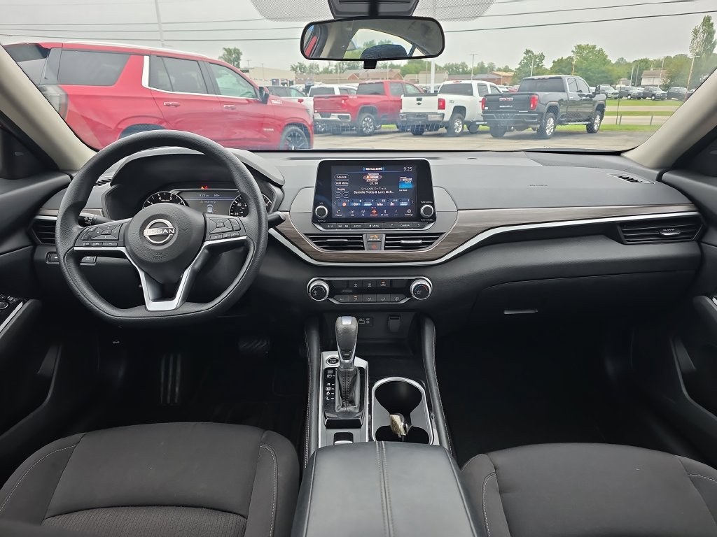 Used 2023 Nissan Altima 2.5 SV AWD/4WD image 17