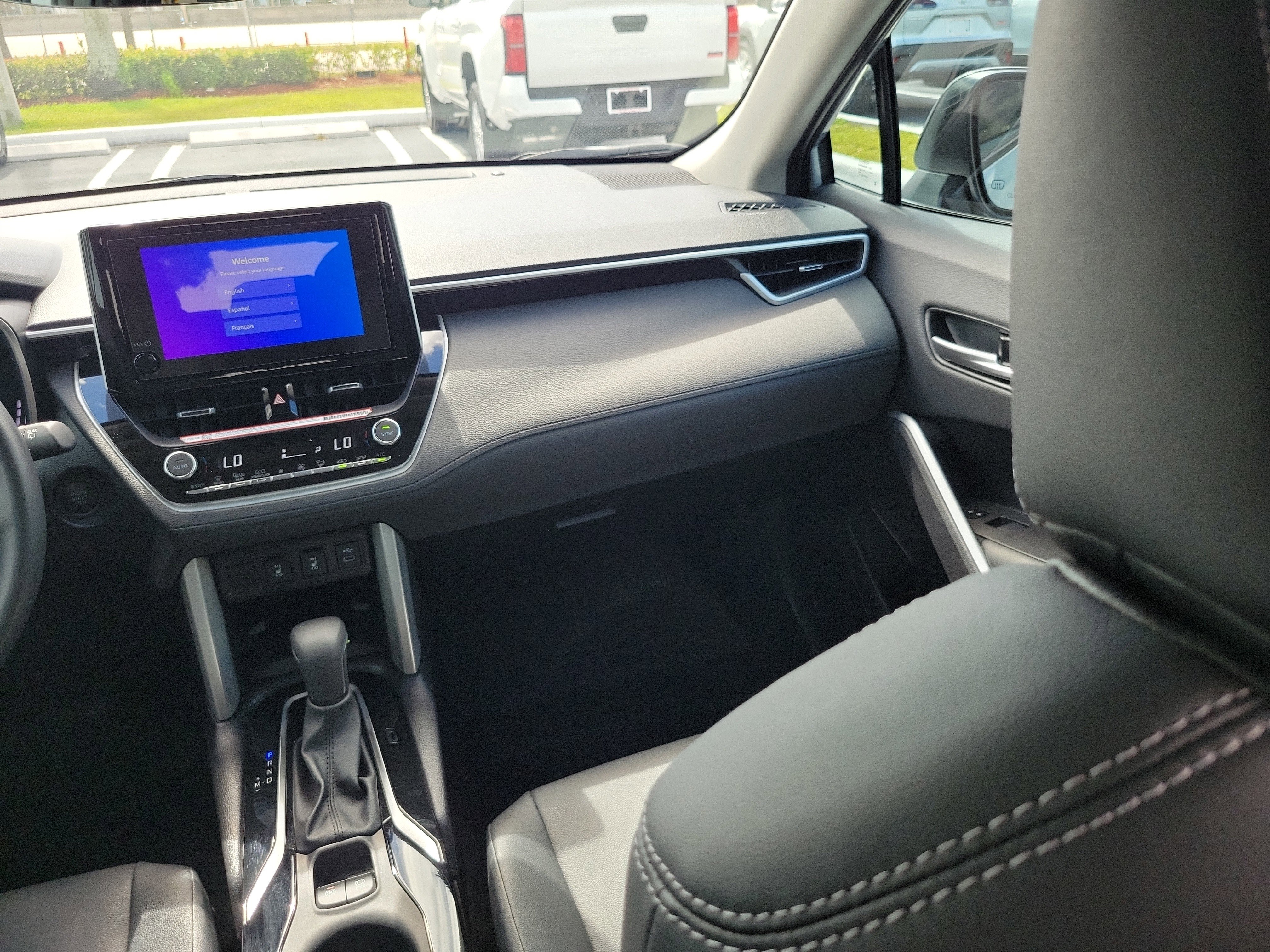 Used 2025 Toyota Corolla Cross XLE w/ Convenience Package image 17