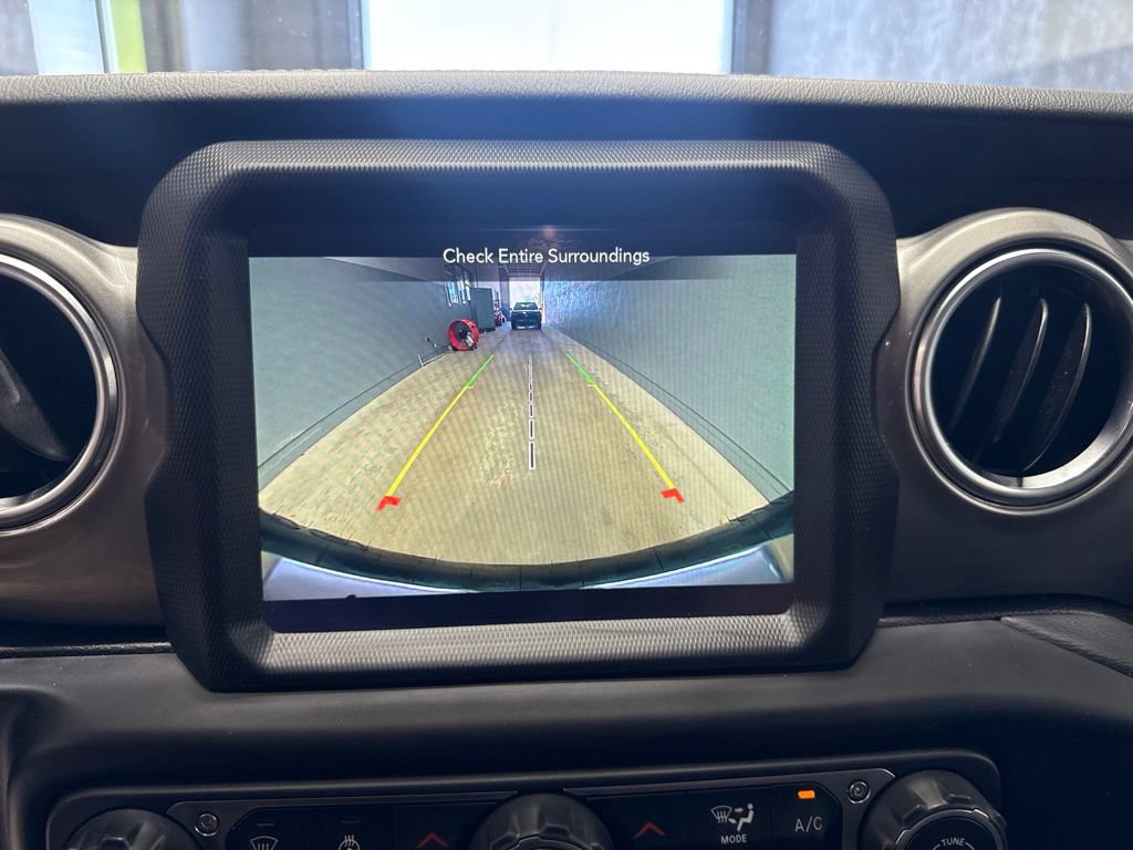 Used 2020 Jeep Wrangler Unlimited Sahara w/ Uconnect 4C Nav & Sound Group AWD/4WD image 19