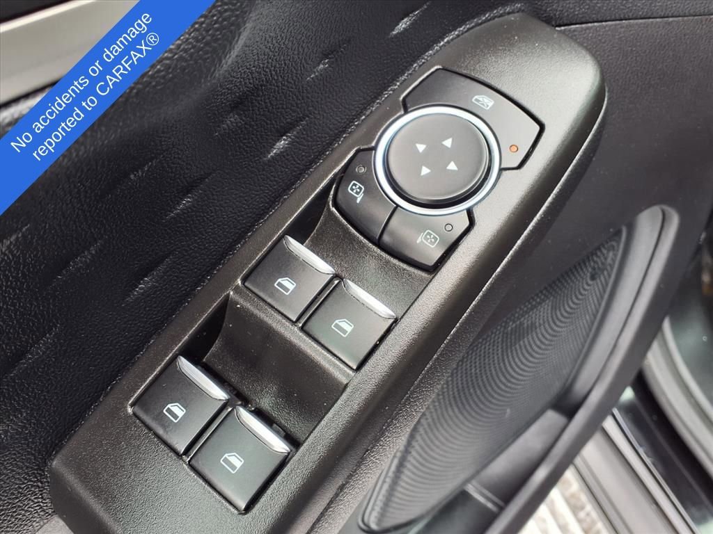 Used 2020 Ford Escape SE image 17