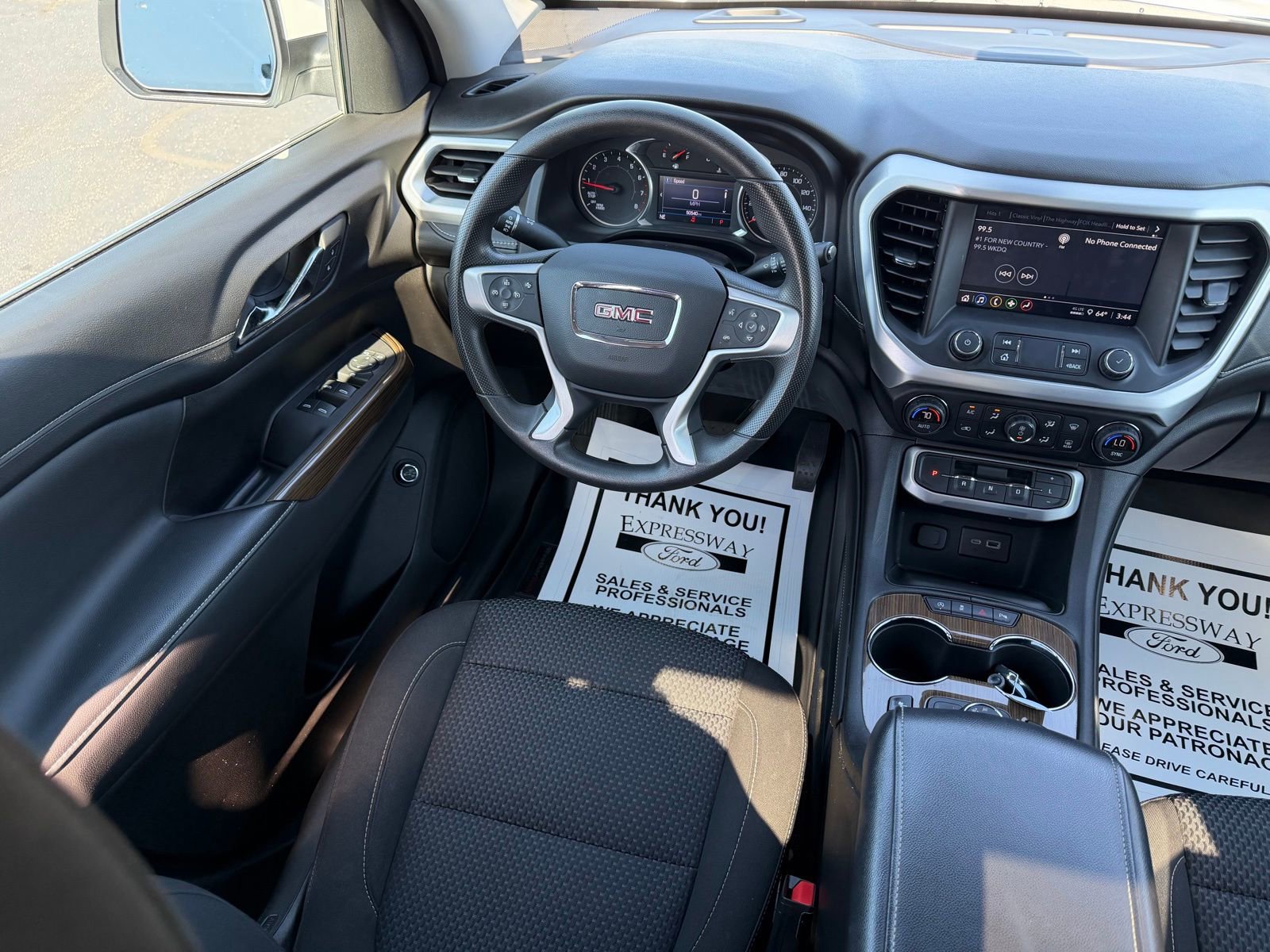 Used 2022 GMC Acadia SLE w/ Driver Convenience Package image 16