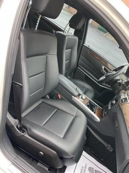 Used 2014 Mercedes-Benz E 350 4MATIC Sedan image 16