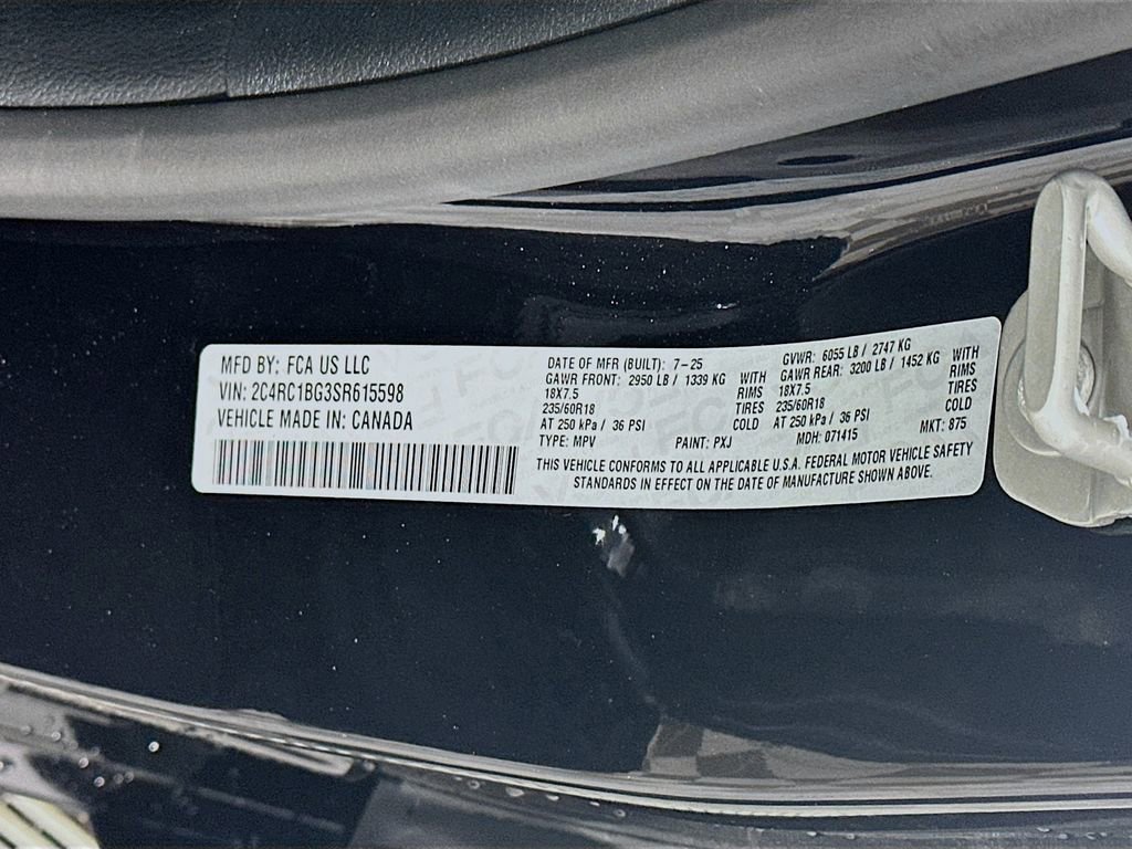 New 2025 Chrysler Pacifica Select w/ Uconnect Theater Family Group image 19