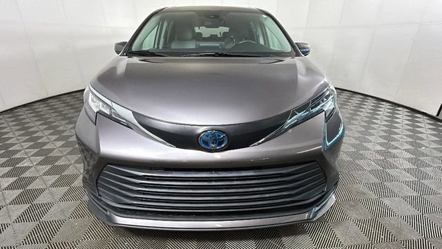 Used 2021 Toyota Sienna LE FWD image 8