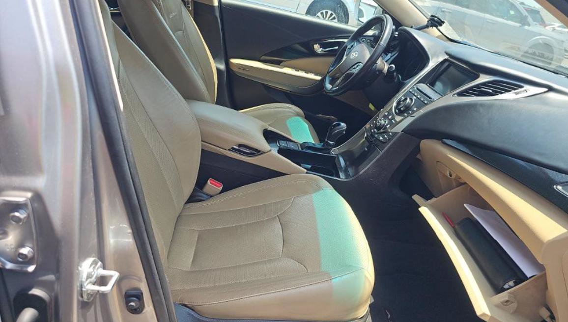 Used 2013 Hyundai Azera w/ Technology Pkg FWD image 10