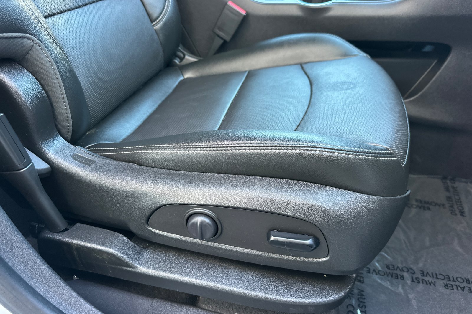 Used 2024 GMC Terrain SLT w/ Elevation Edition FWD image 23
