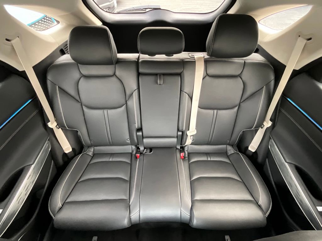 Used 2026 Genesis Electrified GV70 image 16