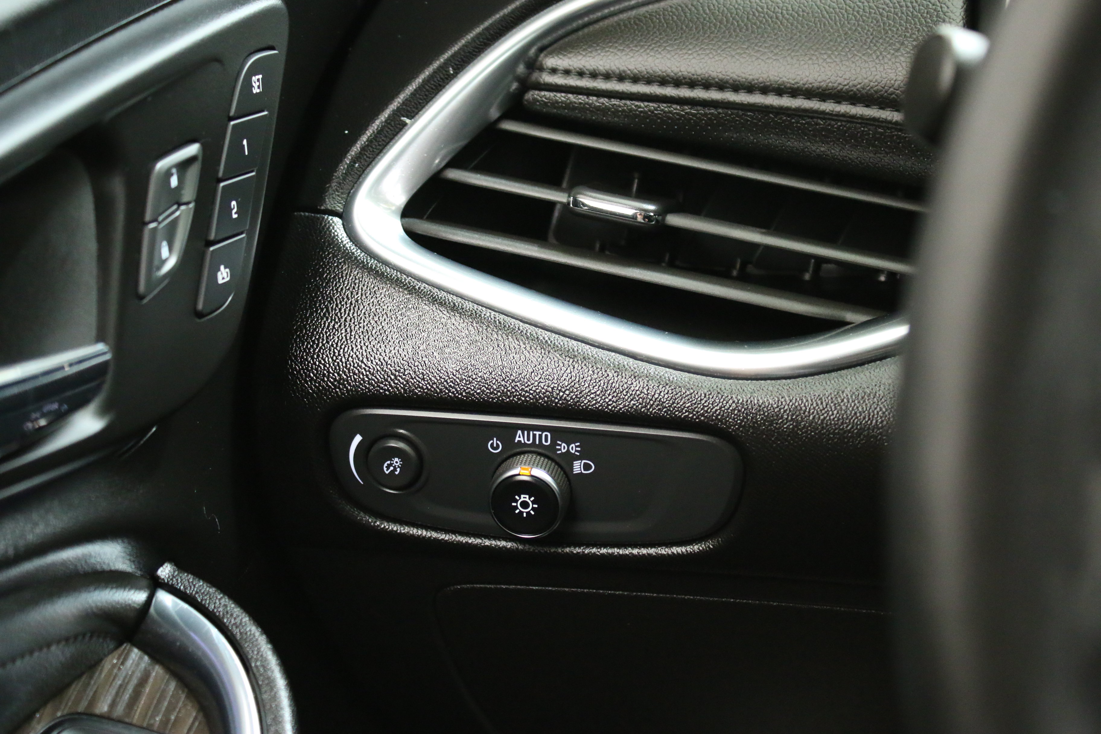 Used 2023 Chevrolet Malibu LT w/ LPO, Floor Liner Package FWD image 18